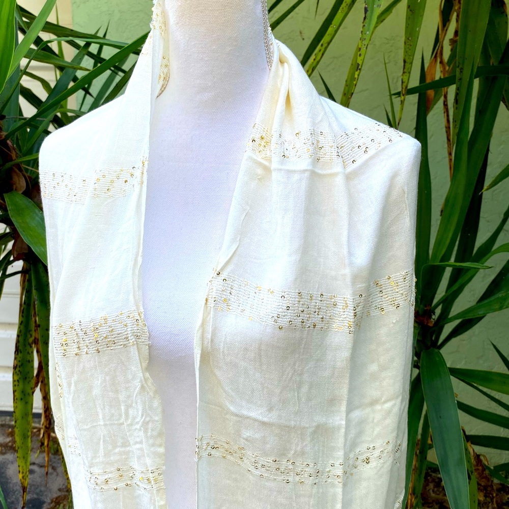 Cream Ivory Winter white and gold scarf